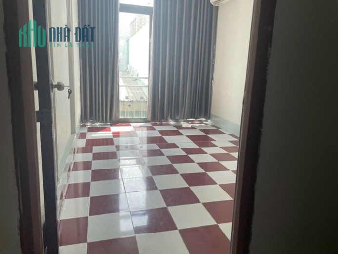 VỊ TRÍ ĐẸP QUẬN 5-Nguyễn Biểu-4TầngBTCT-HXH KD Cho Thuê15TR/TH,CHỈ 5,55TỶ TL