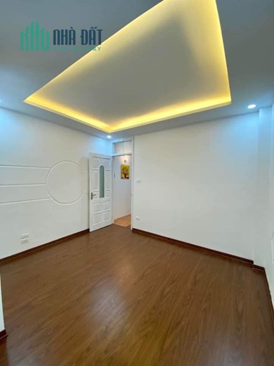 BÁN NHÀ GẦN TRƯỜNG ĐẠI HỌC NGOẠI THƯƠNG PHỐ CHÙA LÁNG DT:40M2 x 5 TẦNG x MT:4M x 4 PHÒNG NGỦ