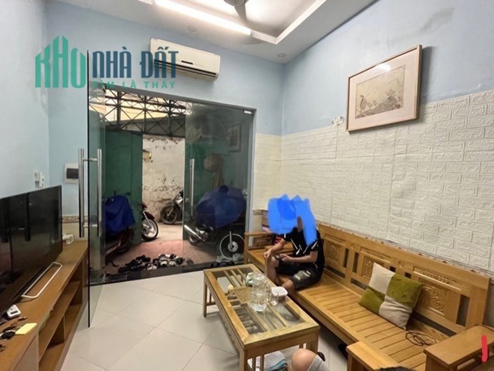 BÁN NHÀ XUÂN THỦY, CẦU GIẤY 40 M- NHỈNH 5 TỶ DÂN XÂY-CÁCH 30M RA PHỐ- NGÕ VĂN MINH,