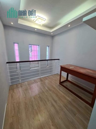 Nhà bán Nguyễn Thị Tần P2 Quận 8 4 tầng 4 PN  sân thượng 2 mặt tiền trước sau có cửa sau Giá: 3.9tỷ
