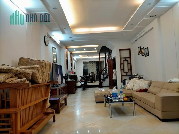 Nhỉnh 4 tỷ có nhà ngay gần hồ Văn Quán, ngõ xe máy tránh, 35m2, 4.35 tỷ