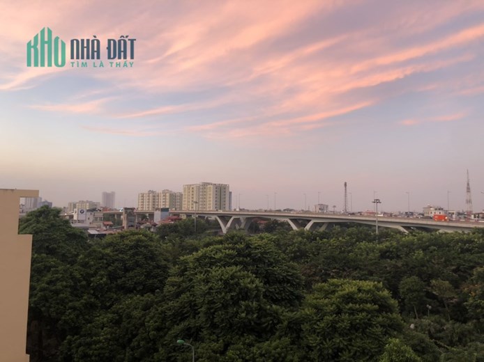 Bán Chung cư Gia Thuỵ, Tầng cao, Căn Góc, 2 PN, 58m2, chỉ 1,9 tỷ.