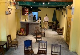 Cho thuê nhà Mặt Phố Nguyên Hồng