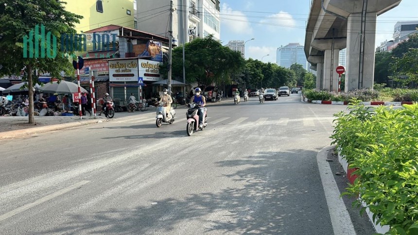 nhà mặt phố Hoàng Cầu,133m x 2 tầng, mặt tiền 6.5m, đắc địa, kinh doanh ngày đêm