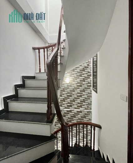 SIÊU HIẾM TRUNG KÍNH – NHÀ ĐẸP, GẦN PHỐ - MẶT TIỀN QUYỀN LỰC – 38M2, NHỈNH 5 TỶ - PHẢI THẬT NHANH