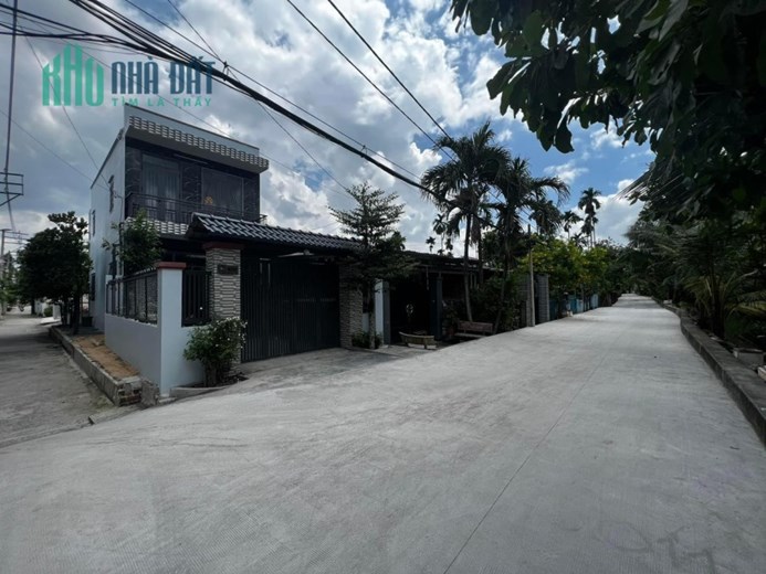 VIEW CỰC ĐẸP THOÁNG MÁT - Ô TÔ THÔNG KHẮP HƯỚNG - 4.3x15,NGỦ TRONG NHÀ - 3PN - 2T900