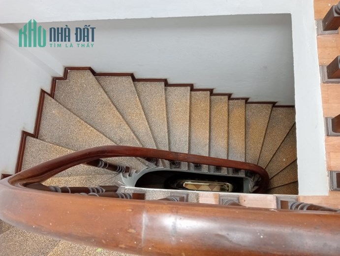 Mặt Phố Giải Phóng, 56m2, 5T, MT4.05m, 21Tỷ, 2 MT, 480tr/năm, 0977097287
