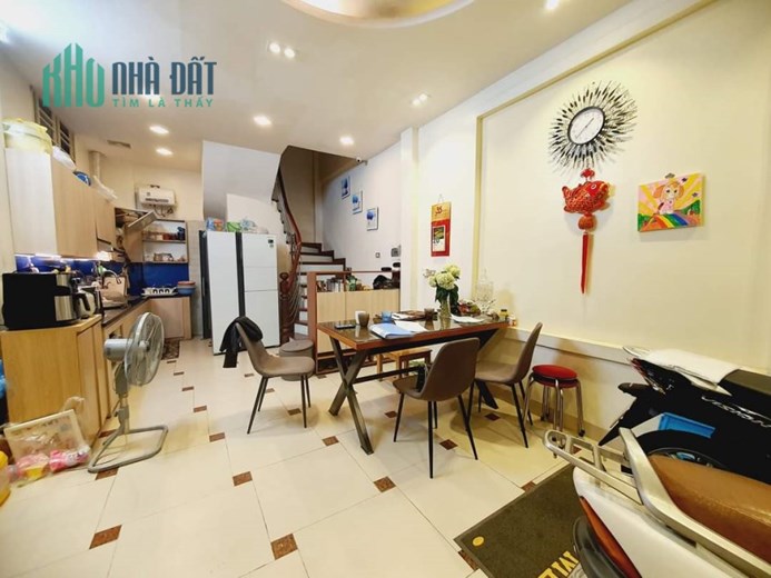 Nhà phố Tây Sơn,20M ra mặt phố,ngõ nông,rộng,thoáng,giao thông thuận tiện,6 tầng đủ công năng