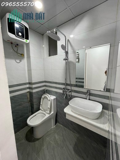 Cho thuê căn Hộ Chung Cư MiNi Cao Cấp Mới Xây. Cách Hồ Tây 80m đi bộ. Ô tô vào tận cửa nhà