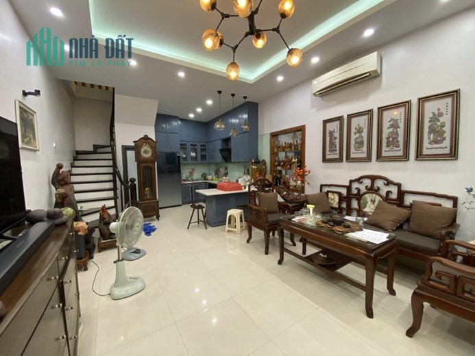 Bán nhà riêng siêu đẹp 52m, 5 tầng, MT 4.2m Trần Khát Chân, phố Huế, oto 10m, giá đẹp