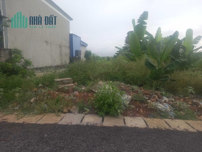 Chính Chủ Cần Bán Đất Mặt Tiền Đường Át Phan – Vị Trí Đẹp.