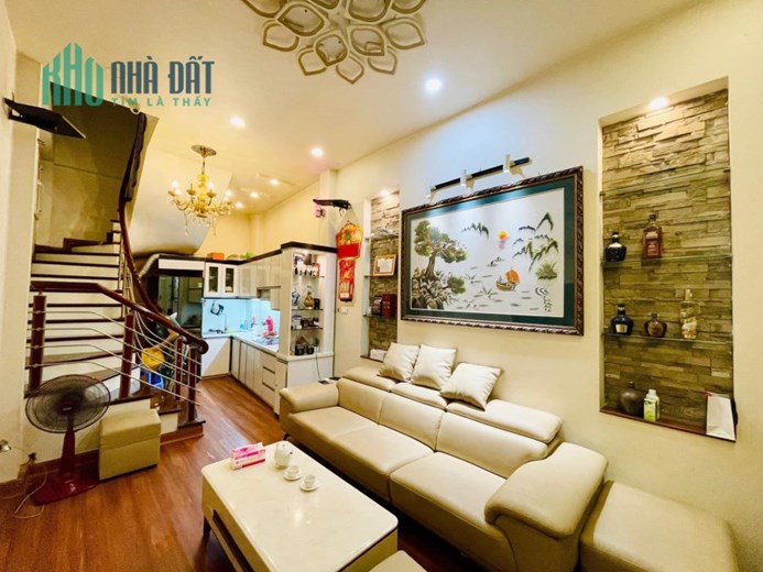 BÁN NHÀ PHỐ VÂN HỒ 3 33M - 7 TẦNG NHÀ ĐẸP GẦN CÔNG VIÊN THỐNG NHẤT NHỈNH 5 TỶ