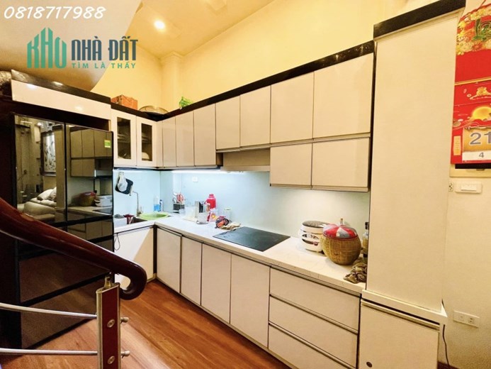 BÁN NHÀ PHỐ VÂN HỒ 3 33M - 7 TẦNG NHÀ ĐẸP GẦN CÔNG VIÊN THỐNG NHẤT NHỈNH 5 TỶ
