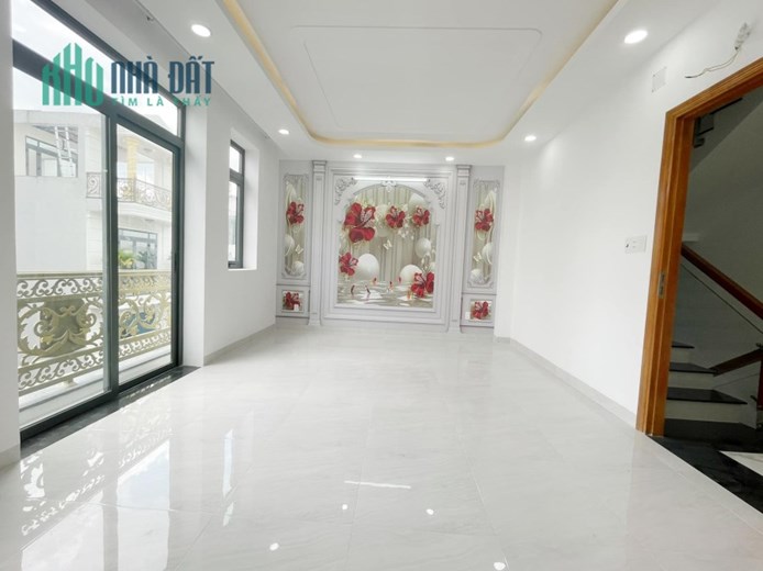 LÊ VĂN QUỚI - BỀ NGANG KHỦNG 6M - HẺM XE HƠI TRÁNH THẲNG MỘT TRỤC - 65M2 - 5 TẦNG - NHÀ MỚI ĐẸP VÀO