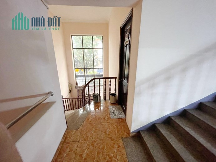 Cho thuê Biệt Thự MT đường đôi Phường Tân Kiểng Q7 - 35 Triệu