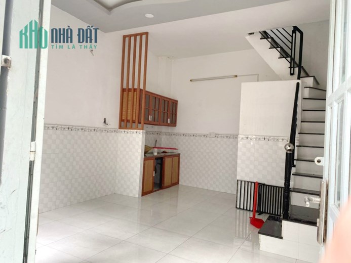 Cho thuê NNC 3 tầng đường Nguyễn Thị Tần P1Q8. Giá 10 triệu