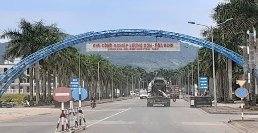 CHUYỂN NHƯỢNG QSĐ VÀ NHÀ XƯỞNG TẠI KCN LƯƠNG SƠN. H.B