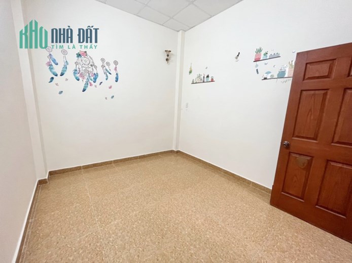 Nhà 2tầng hẻm rộng 184 Âu Dương Lân Phường 3 Quận 8 - Giá 4 tỷ1