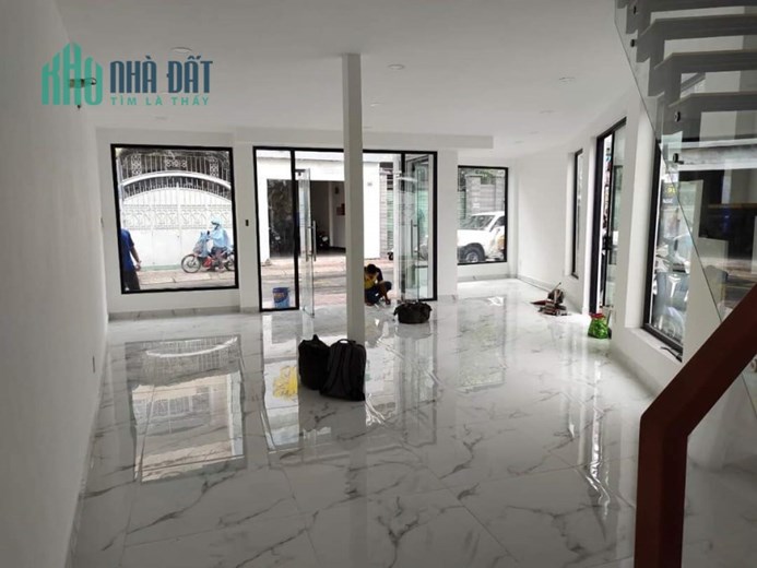 CHỦ HẠ 1TỶ - GIÁ MỚI CHỈ CÒN 11 tỷ
, NHÀ BÁN  MẶT TIỀN  9M , ĐƯỜNG NGUYỄN TRỌNG TUYỂN, PHÚ NHUẬN -