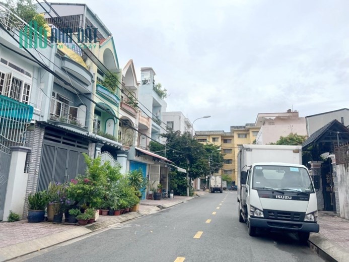 Bán lô đất Mặt tiền đường NB 12m Bùi Minh Trực P6Q8 giá 6tỷ9