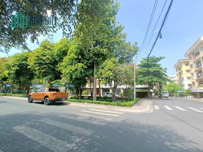 Bán lô đất Mặt tiền đường NB 12m Bùi Minh Trực P6Q8 giá 6tỷ9