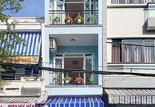 Nhà mặt tiền 4 Tầng GIÁ RÈ Quận 7, kinh doanh cực sầm uất