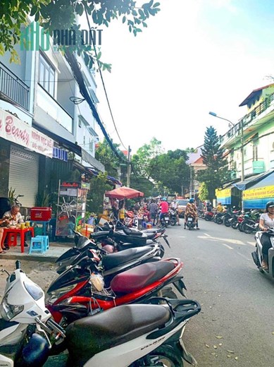 Nhà mặt tiền 4 Tầng GIÁ RÈ Quận 7, kinh doanh cực sầm uất
