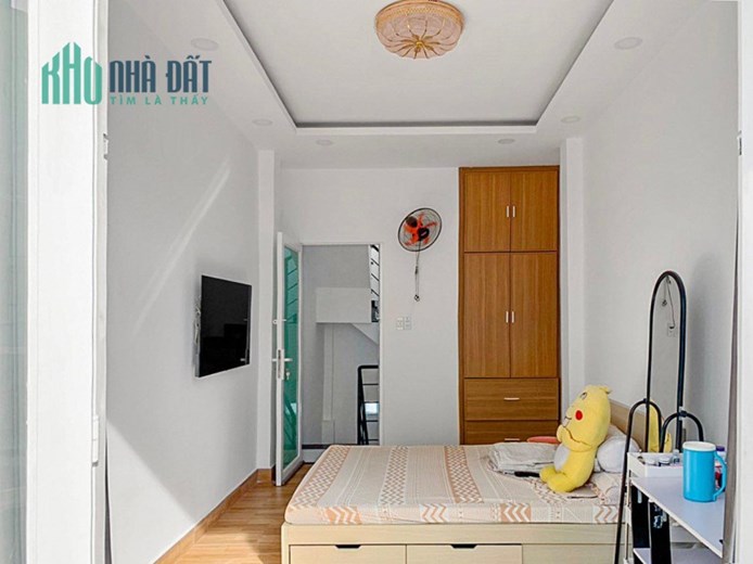 Nhà mặt tiền 4 Tầng GIÁ RÈ Quận 7, kinh doanh cực sầm uất