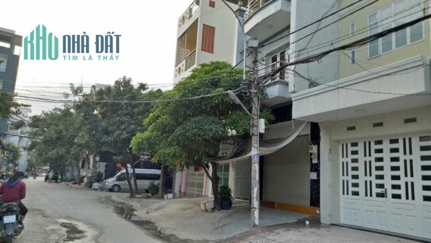 Bán nhà phố 2 Tầng rộng 100m2 Huỳnh Tấn Phát Quận 7, Xe hơi đỗ cửa