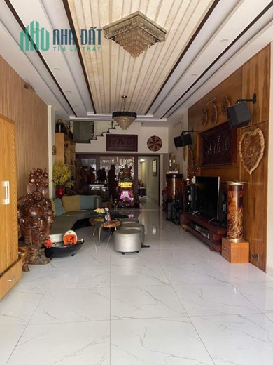 Bán nhà 2,5 tầng mt đường Cao Thắng đối diện BV đa khoa quận Hải Châu.Dt 107m2.Giá 9,5 tỷ