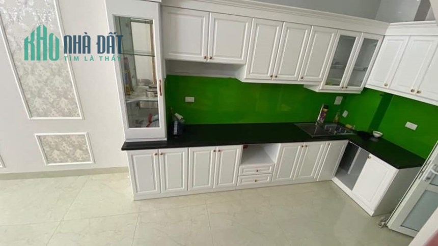 BÁN NHÀ MẶT NGÕ BÙI HUY BÍCH, GIẢI PHÓNG, DT 40M Ô TÔ VÀO NHÀ. CHỈ 4.x Tỷ