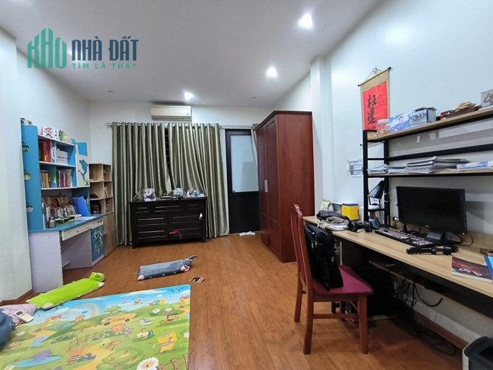 nhà đẹp Nguyễn Văn Cừ, 70m x 5tầng, trung tâm Gia Thuỵ, gara, ôtô tránh