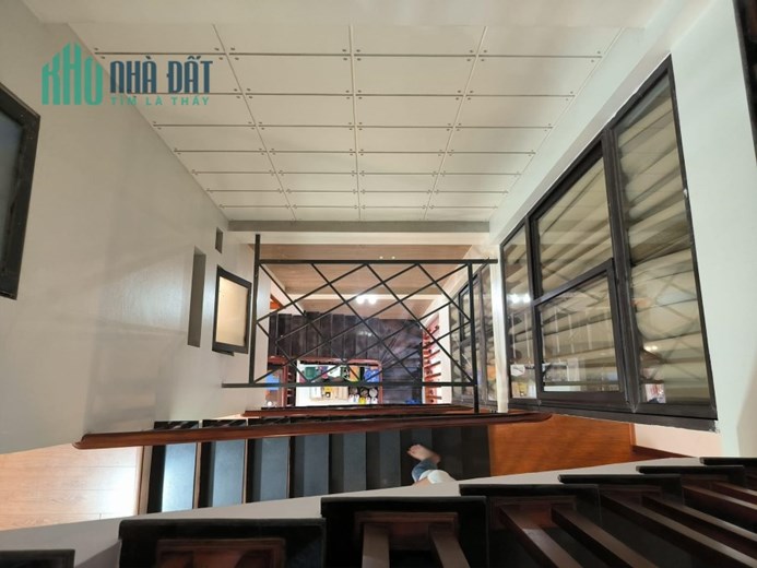 nhà đẹp Nguyễn Văn Cừ, 70m x 5tầng, trung tâm Gia Thuỵ, gara, ôtô tránh