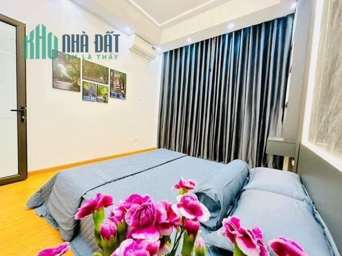 BÁN NHÀ CẠNH Times City TAM TRINH HOÀNG MAI DT:40M2 4 TẦNG MT 3.5M 5 PHÒNG NGỦ GIÁ: 4.35 TỶ + FUN