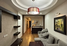 Cho thuê nhà 4 tầng tại Nguyễn Văn Huyên Cầu Giấy 140m2