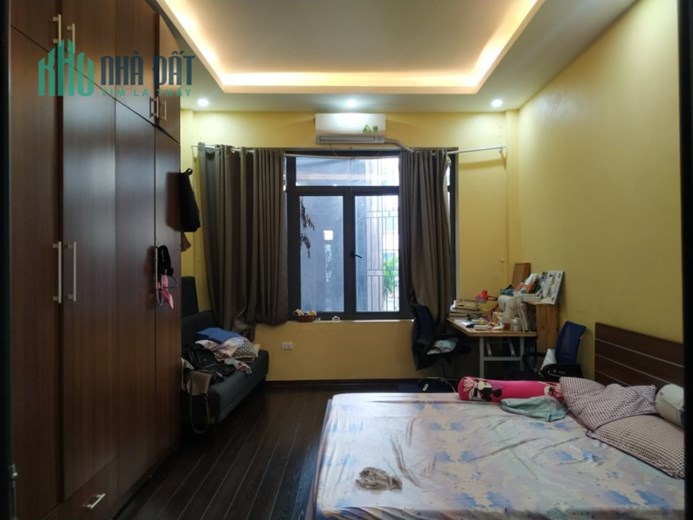 Bán nhà đẹp 3 tầng Ngô Gia Tự,Long Biên 79m2,Mt 4.4m ,gần oto giá 4 tỷ
