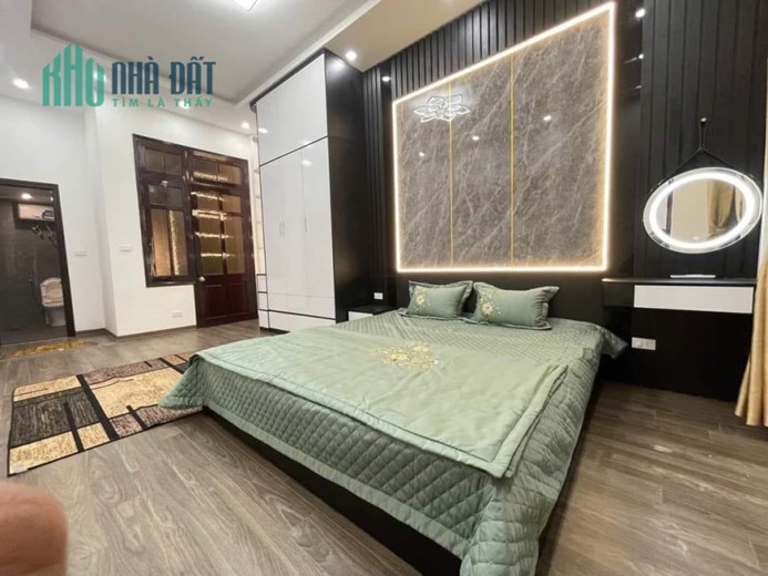 BÁN NHÀ PHÂN LÔ OTO VÀO NHÀ DT 44M2 x 5T MT 5,26M PHÁO ĐÀI LÁNG CHỈ 8,3 TỶ