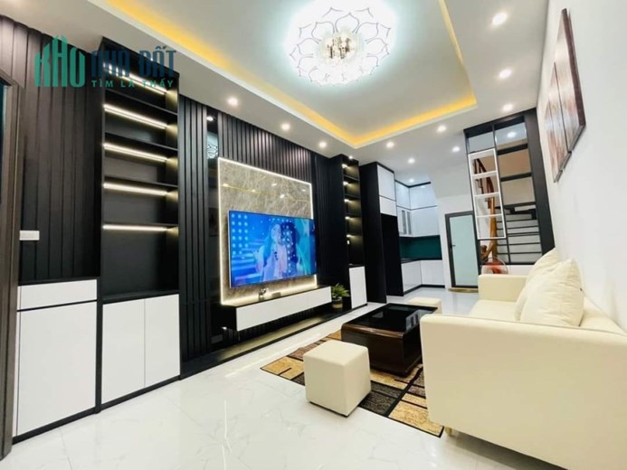 BÁN NHÀ PHÂN LÔ OTO VÀO NHÀ DT 44M2 x 5T MT 5,26M PHÁO ĐÀI LÁNG CHỈ 8,3 TỶ