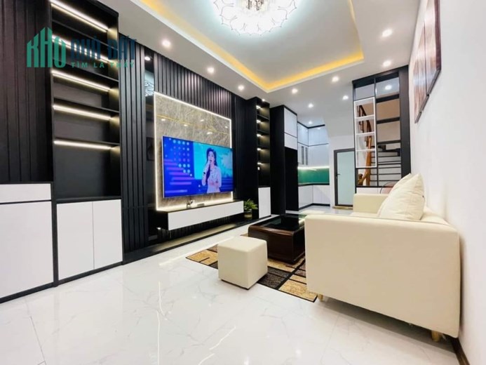 BÁN NHÀ PHÂN LÔ OTO VÀO NHÀ DT 44M2 x 5T MT 5,26M PHÁO ĐÀI LÁNG CHỈ 8,3 TỶ