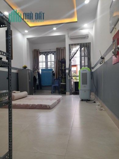 Bán nhà 3 tầng chỉ hơn 4 tỷ, 4x14, Hẻm ôtô, Tân Thới Hiệp, quận 12