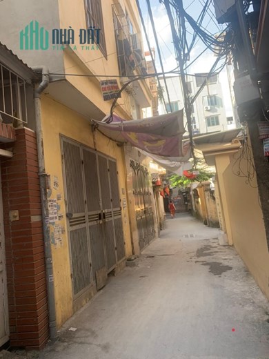 Lạc Long Quân - Cầu Giấy, N.hà Mới Koong, Thiết kế Hiện Đại 
DT: 48m2* 5 tầng, 5m mặt tiền
Chỉ