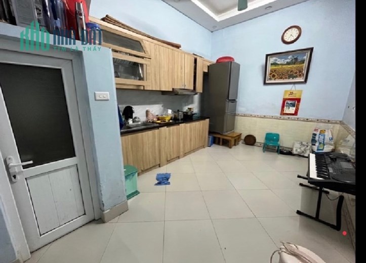 Lạc Long Quân - Cầu Giấy, N.hà Mới Koong, Thiết kế Hiện Đại 
DT: 48m2* 5 tầng, 5m mặt tiền
Chỉ