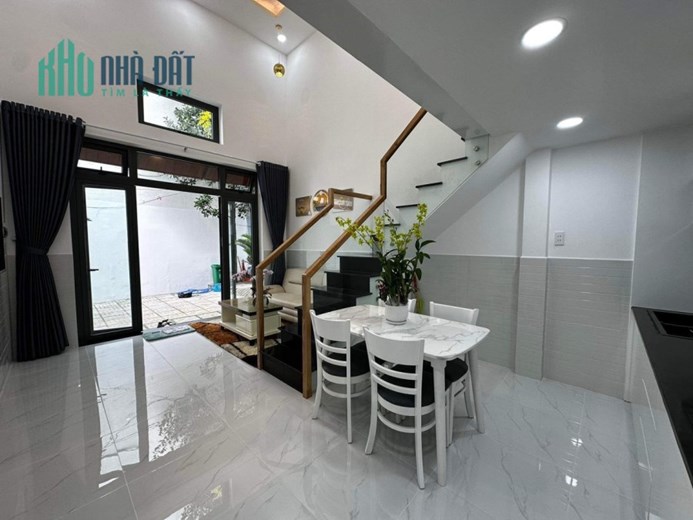 Bán nhà mới Lạc Long Quân quận Tân Bình dtcc 41m2 chỉ 4,2 tỷ TL tốt