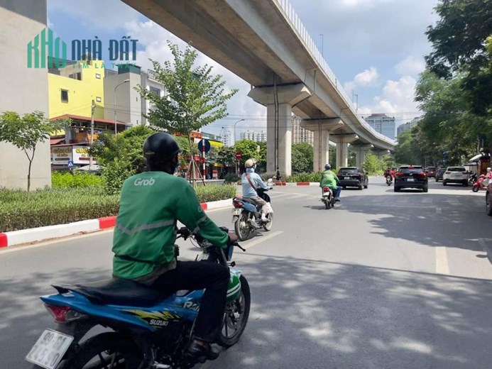 Siêu phẩm quận Đống Đa, Mặt phô Hoàng Cầu 135m x 3T, Giá 69 tỷ.