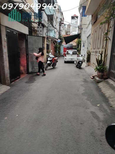 BÁN ĐẤT CÓ NHÀ CẤP 4 VĂN TRÌ,56M2, LÔ GÓC, XE 5 TẠ VÀO NHÀ, MẶT TIỀN 11M, 3.5 TỶ