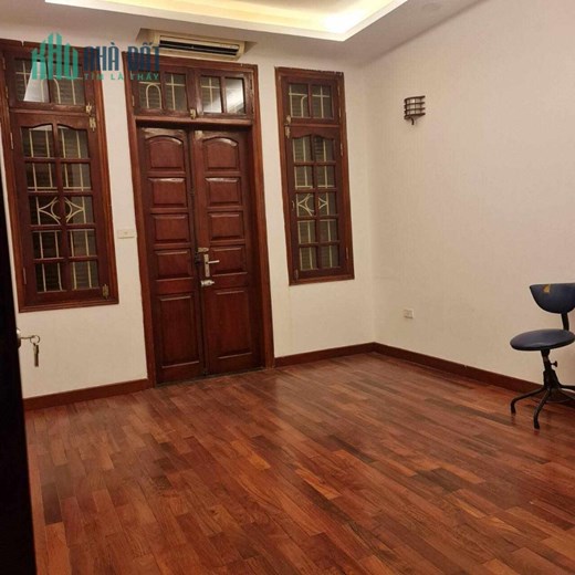 Cho thuê nhà VP, HGĐ Lạc Long Quân 50m2, 4T, 5N, đủ đồ, 14.5 tr Cầu Giấy.