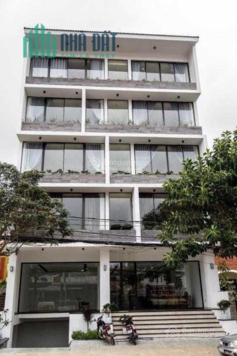 Cho thuê khách sạn mặt tiền đường Phan Đình Phùng, tọa lạc độc lập, 04 mặt thoáng đãng không tiếp
