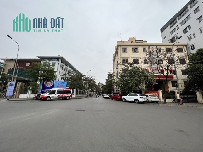 Bán nhà quận ủy Đống Đa, kết nối Hoàng Cầu, 75m2, 4 tầng, phân lô, ô tô, 15 tỷ nhỉnh