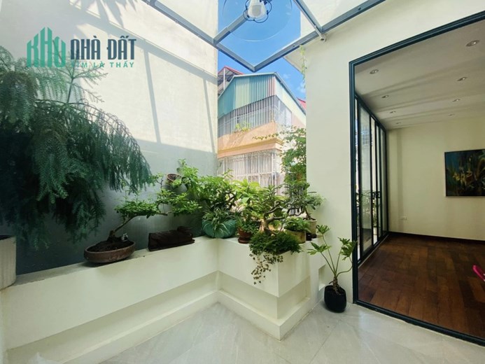 Phố Yên Thế  55m². 5 tầng, MT 11m, giá 12,5 tỷ Ba Đình. O94lO7l689