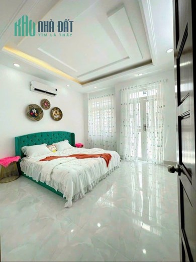 Bán nhà đẹp Đào tông nguyên -Thị Trấn Nhà Bè xe hơi hai chiếc qua mặt